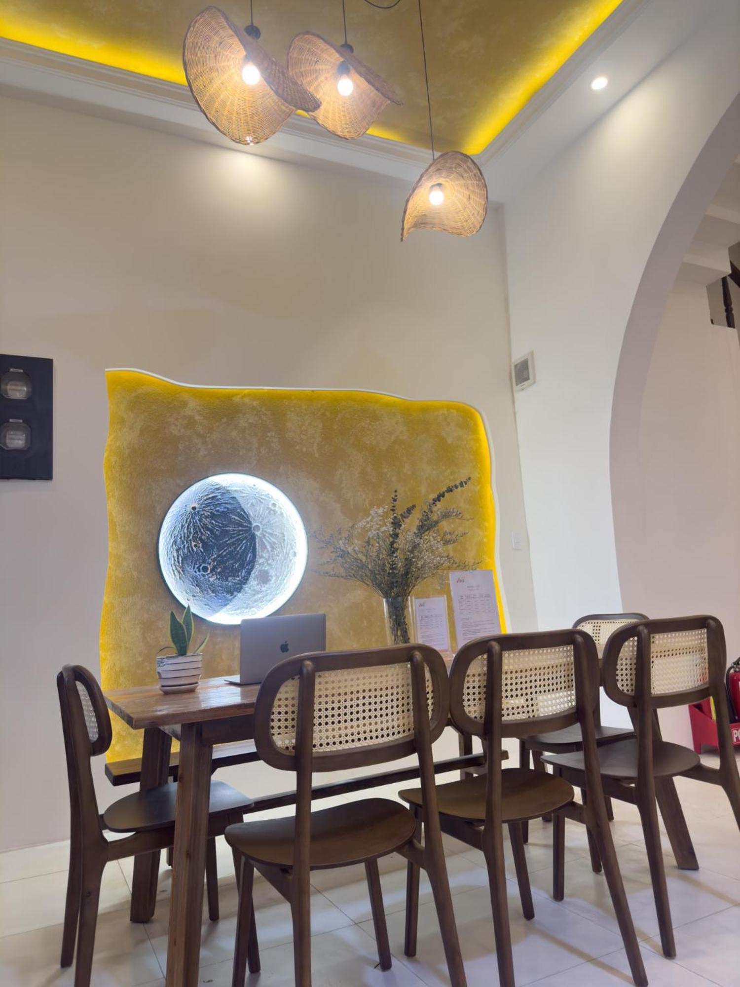 Khách sạn Airie Living 3*